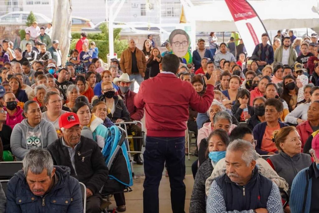 ATIENDE JORGE MIRANDA A COLONOS DE LA MINERA CON EL PROGRAMA “MENOS ESCRITORIO, MÁS TERRITORIO”