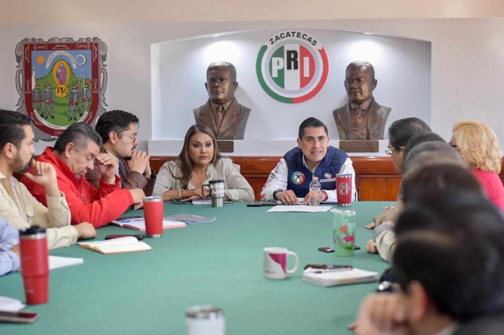 PREPARA COMISIÓN DE POSTULACIÓN DEL PRI CONSTANCIAS DE VALIDEZ DE CANDIDATOS