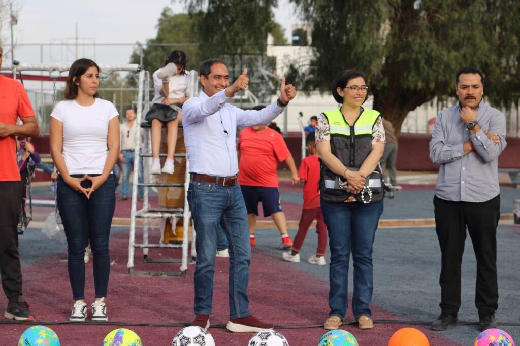 Cumple Pepe Saldívar con familias de Santa Rita