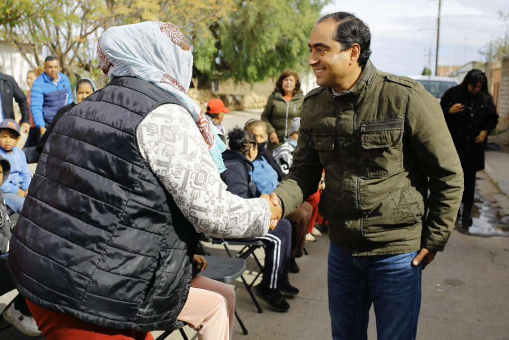 Favorece Pepe Saldívar a más de 3 mil familias con apoyos invernales