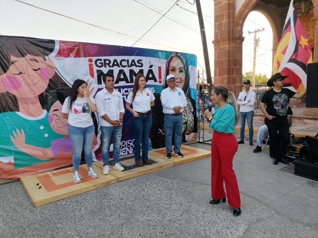 MAMÁS DE TACOALECHE CON PRISCILA BENÍTEZ