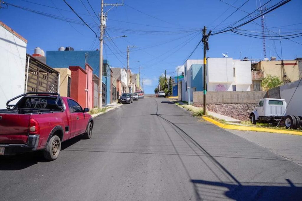 AVANZA REENCARPETAMIENTO DE CALLES EN LA COLONIA LA ISABÉLICA