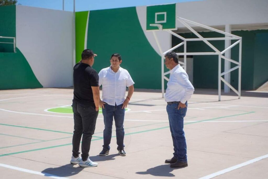 REHABILITAN CANCHAS DEL POLIDEPORTIVO DE LA COLONIA ALMA OBRERA