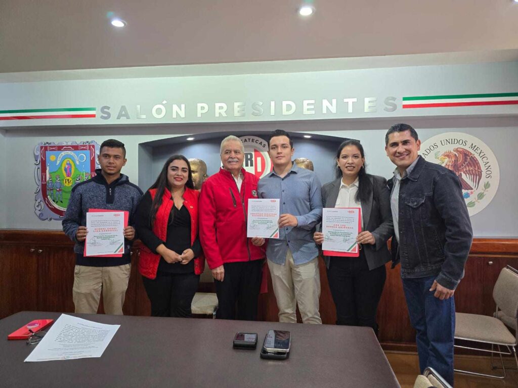 CONVOCA CARLOS PEÑA A JÓVENES A PARTICIPAR PORQUE EL FUTURO ES HOY