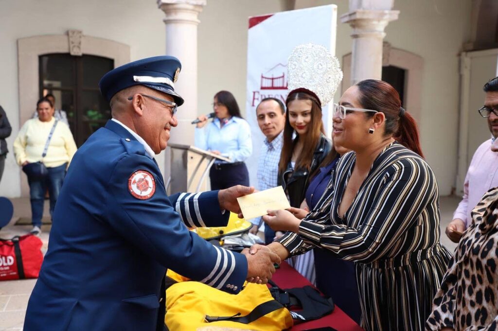 RECONOCEN EN FRESNILLO LA LABOR DE LOS BOMBEROS