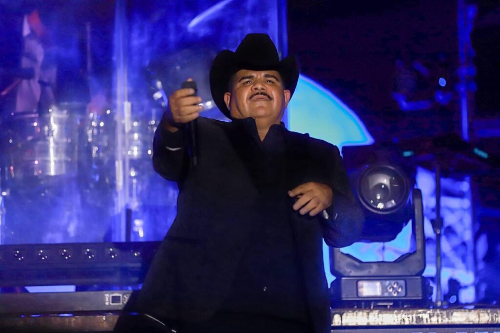 CAUTIVA CHUY LIZÁRRAGA A LOS FRESNILLENSES