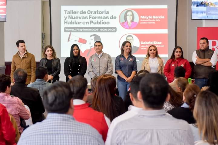 CAPACITAN A PRIISTAS SOBRE ORATORIA  Y NUEVAS FORMAS DE HABLAR EN PÚBLICO