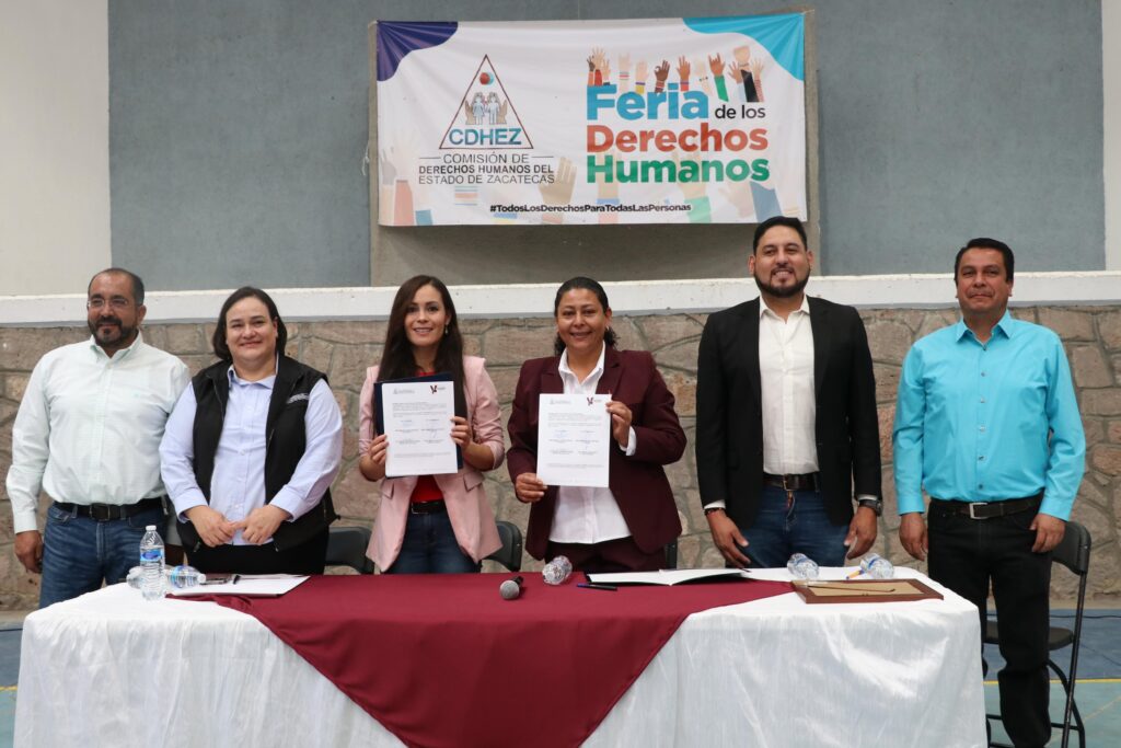 La CDHEZ lleva la Feria de Derechos Humanos a Valparaíso