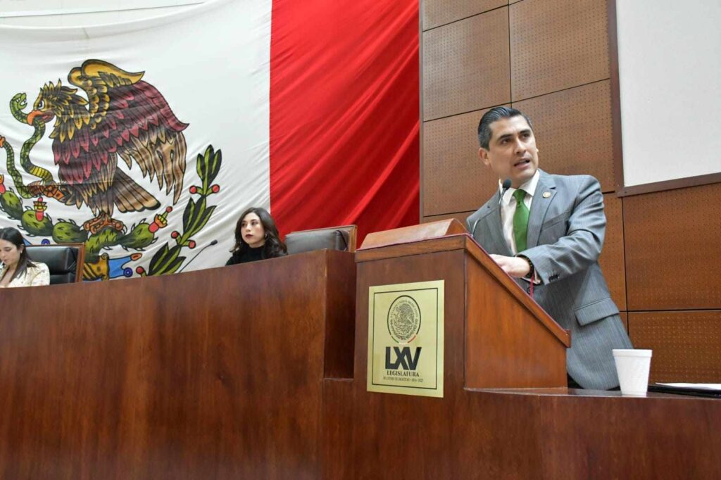  PRESENTA CARLOS PEÑA INICIATIVA EN DEFENSA DE TRABAJADORES Y AFILIADOS AL ISSSTEZAC