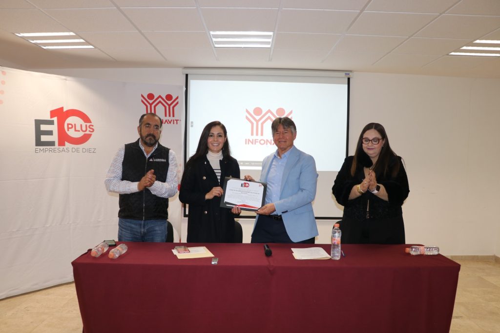 Infonavit reconoce a la CDHEZ con el distintivo Empresa de Diez Plus