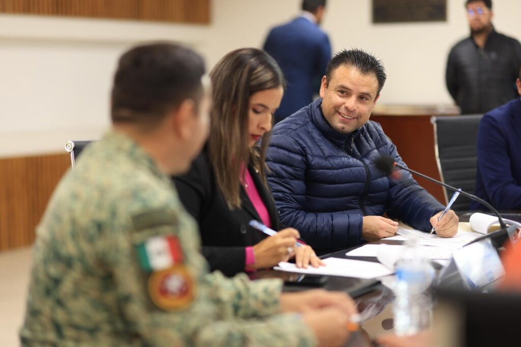 FIRMA MIGUEL VARELA CONVENIO PARA LA COORDINACIÓN ESTATAL DE LA GUARDIA NACIONAL EN ZACATECAS