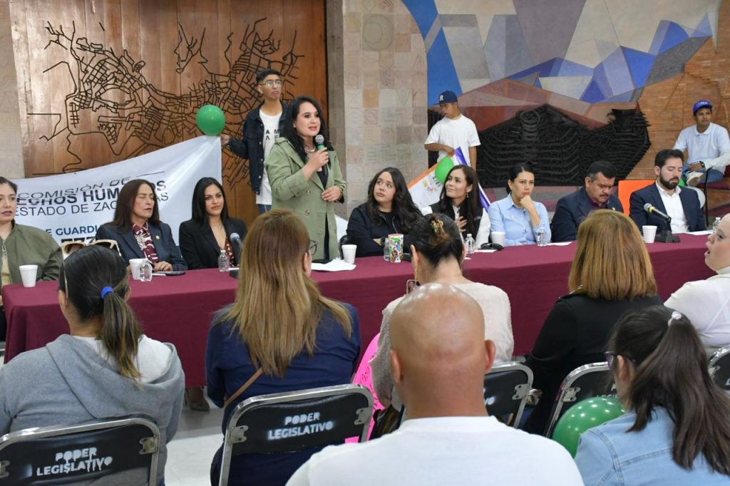 Legisladores reciben pliego petitorio de personas con discapacidad; Renata Ávila llama a dignificar su derecho al trabajo