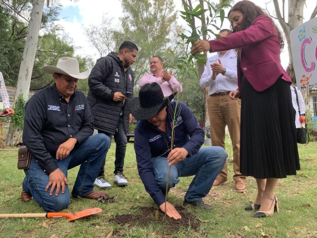 SIEMBRAN 3 MIL ARBOLES EN PROYECTO DE REFORESTACIÓN EN JEREZ 