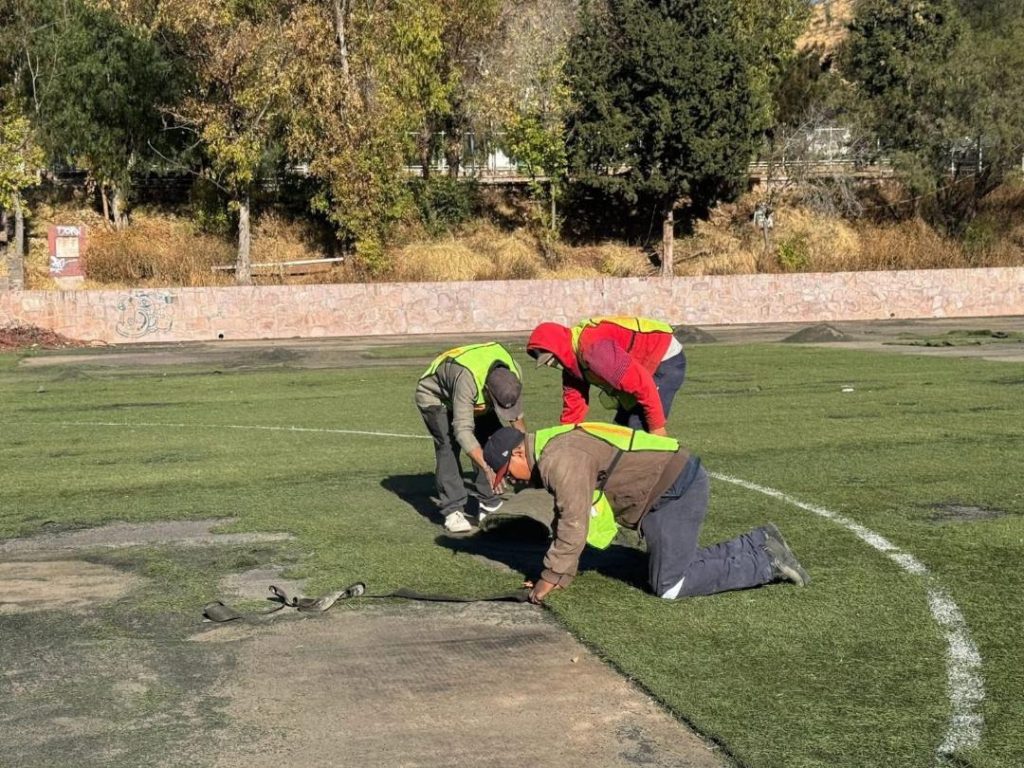 Alfredo Femat y Renata Ávila impulsan rehabilitación del histórico Campo 1 de la Unidad Deportiva Benito Juárez
