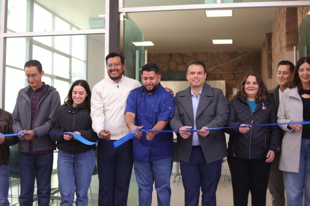 Inaugura Ayuntamiento de Zacatecas el primer comedor comunitario de un ayuntamiento en el estado y arranca programa de leche a bajo costo