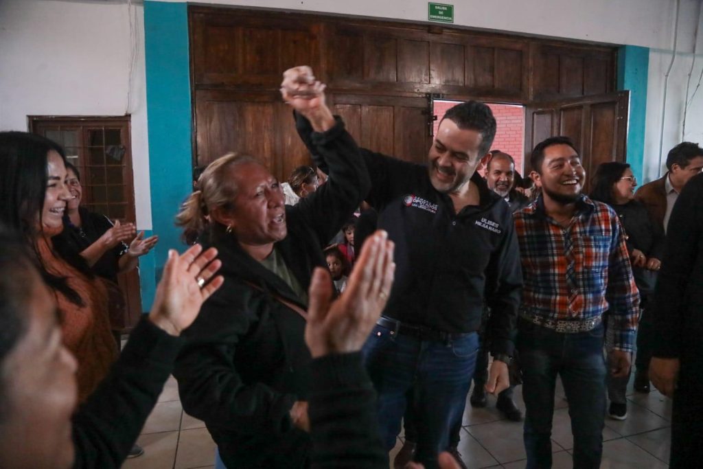 ULISES MEJÍA HARO REAFIRMA APOYO AL CAMPO YA FAMILIAS MIGRANTES EN EL SEMIDESIERTO