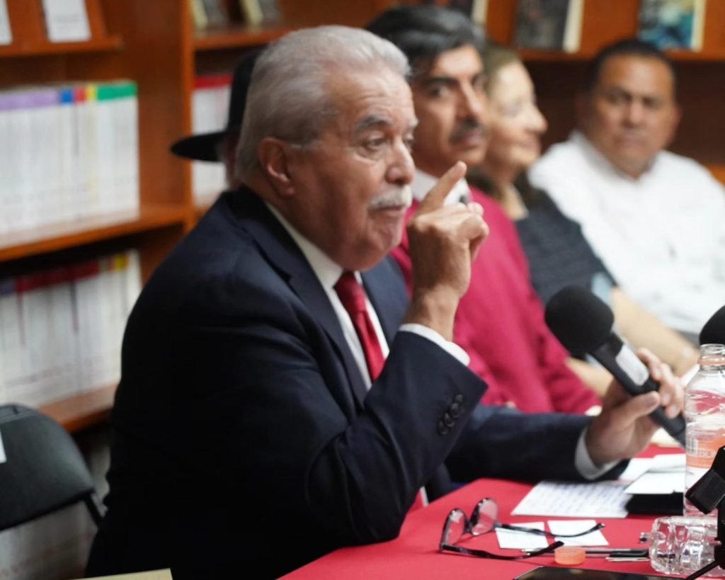 PRESENTA PEPE OLVERA SU LIBRO LOS “VUELOS DEL ALMA”