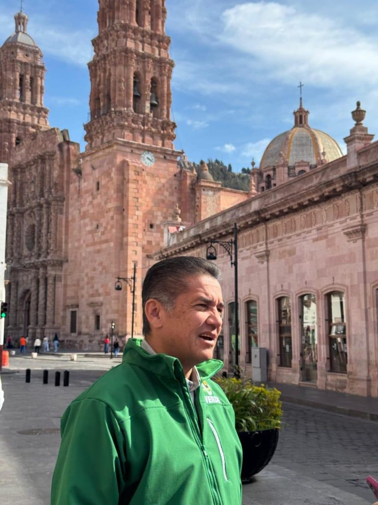 “PROTEJAMOS A MENORES ANTE RETOS DE REDES SOCIALES”: CARLOS PUENTE 