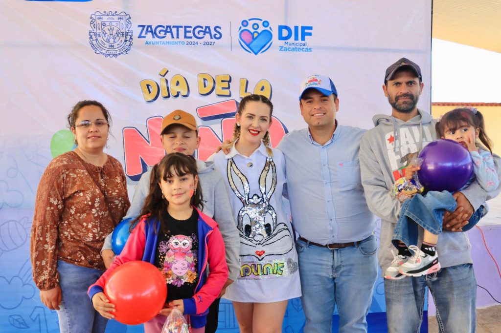 CON JUGUETES Y DULCES CELEBRA MIGUEL VARELA A LA NIÑEZ DE LAS COMUNIDADES