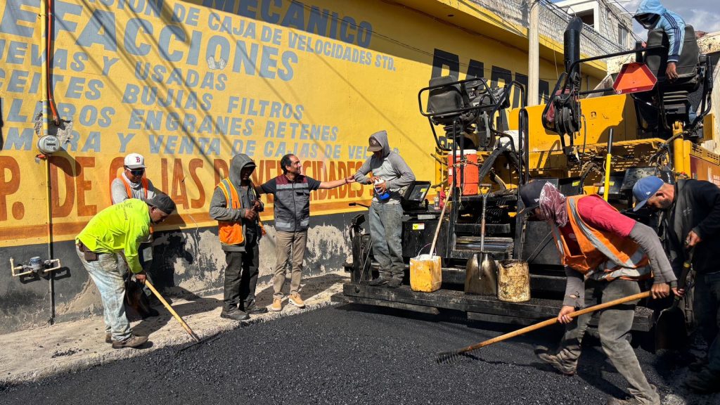Supervisa Pepe Saldívar programa de pavimentación en Colonia Camino Real