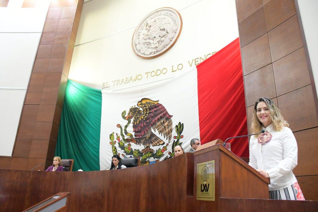 Karla Estrada impulsa regulación para la enfermería a domicilio en Zacatecas