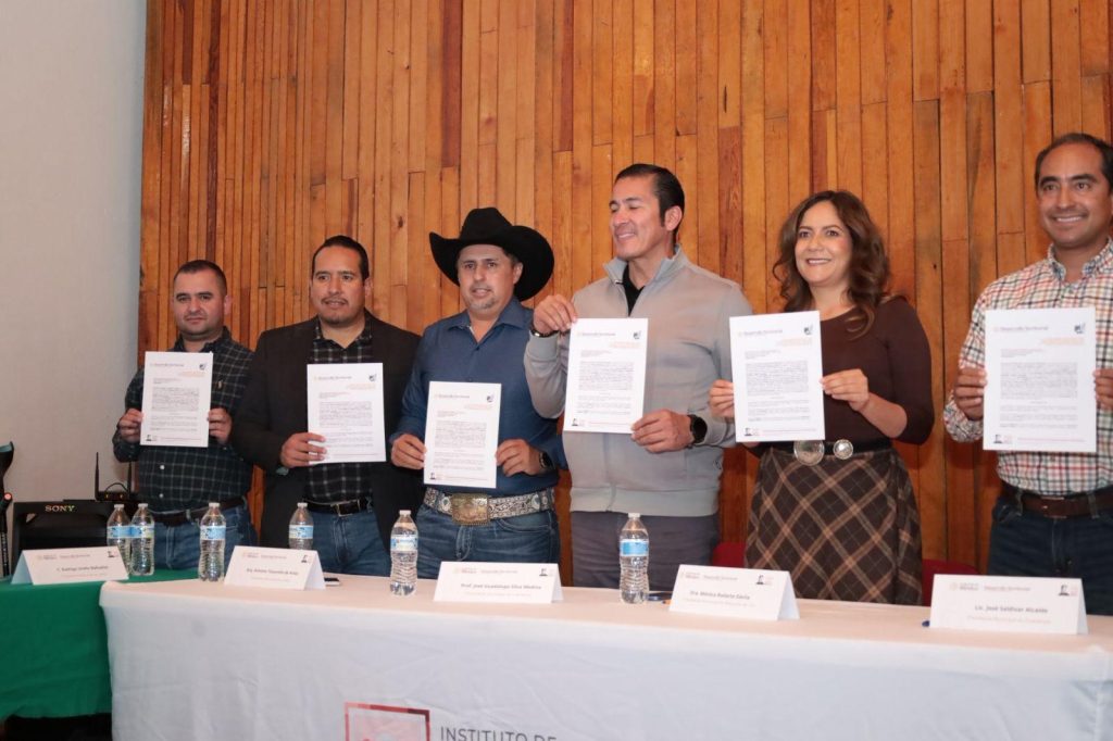 FIRMA RODRIGO UREÑO CONVENIO DEL PROGRAMA MUNDIAL SOCIAL 2026