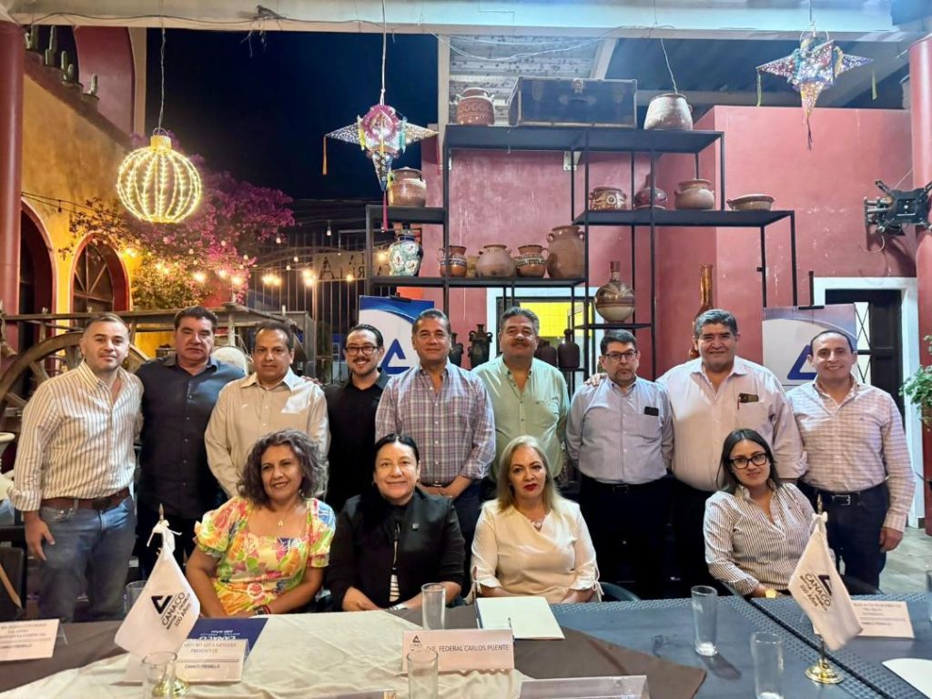 CARLOS PUENTE DIALOGA CON CANACO FRESNILLO