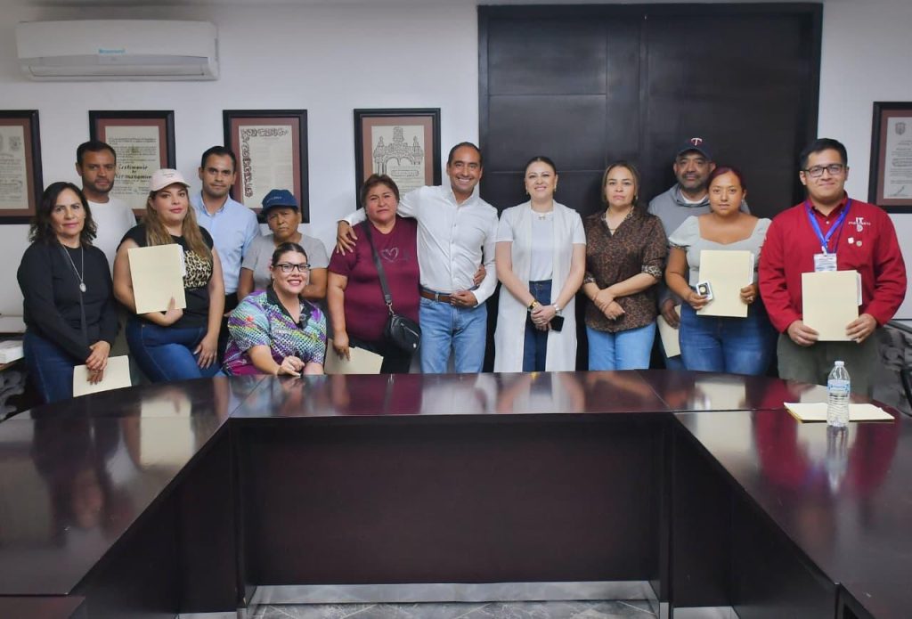 Entregan Pepe Saldívar y Analí Infante apoyos a ciudadanos de Guadalupe